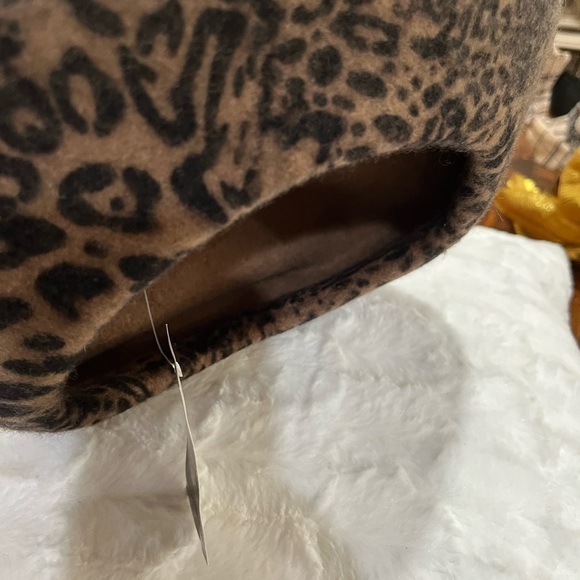 International concept, wool blend,French beret, hat, animal, print, Blk/Brn NWT - Picture 5 of 6